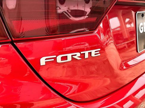 Certified 2024 Kia Forte LXS FWD image 29