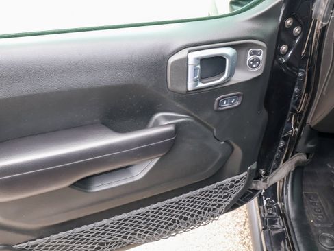 Used 2019 Jeep Wrangler Unlimited Sport S AWD/4WD image 14