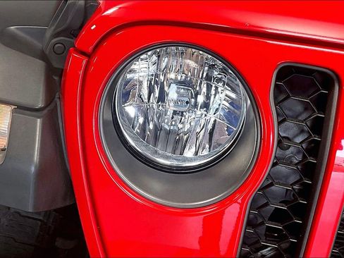 Used 2020 Jeep Gladiator Rubicon image 27