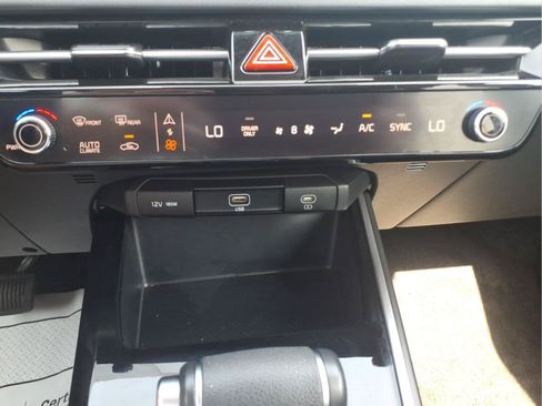 Used 2026 Kia Niro LX FWD image 24