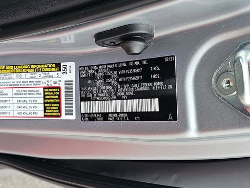 Used 2021 Toyota Sienna XLE image 41