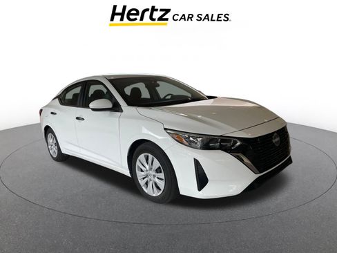 Used 2025 Nissan Sentra S image 1