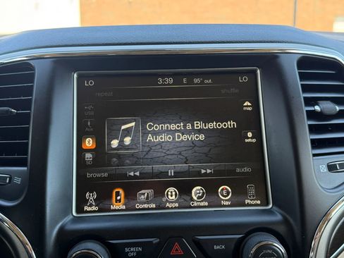 Used 2017 Jeep Grand Cherokee Limited AWD/4WD image 32