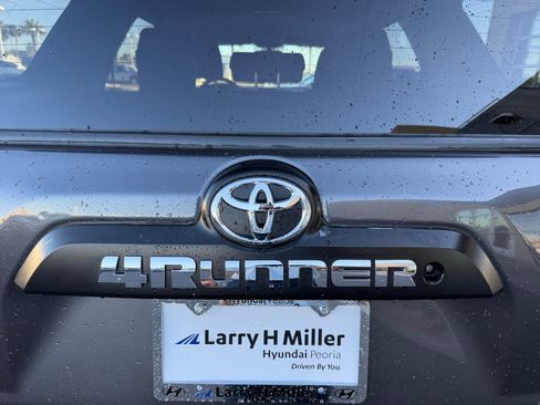 Used 2019 Toyota 4Runner TRD Off-Road image 24