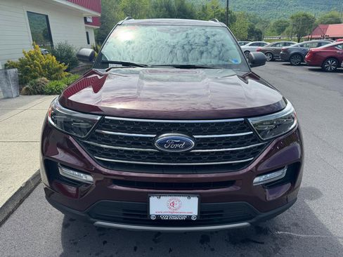 Used 2022 Ford Explorer XLT w/ Equipment Group 202A AWD/4WD image 10