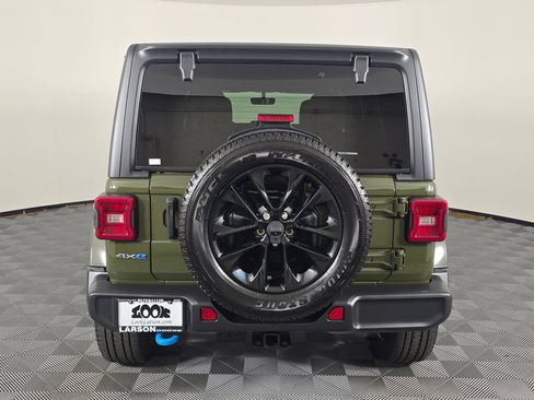 Used 2023 Jeep Wrangler Unlimited Sahara AWD/4WD image 4