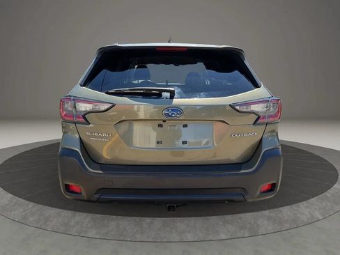 Used 2023 Subaru Outback Premium AWD/4WD image 6