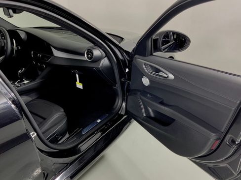 New 2026 Alfa Romeo Giulia AWD image 32
