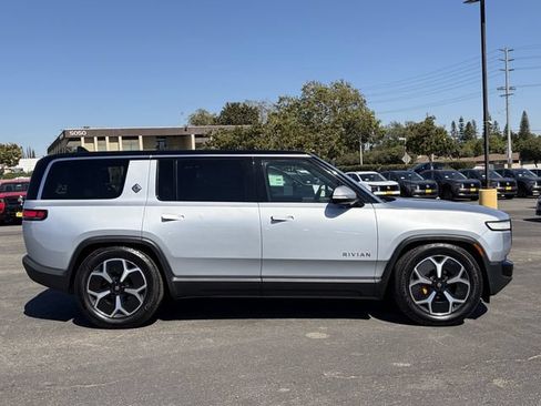 Used 2023 Rivian R1S Adventure AWD/4WD image 2
