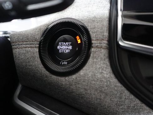 Used 2023 Jeep Compass Latitude image 33