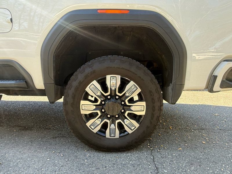Used 2024 GMC Sierra 2500 Denali w/ Denali Reserve Package AWD/4WD image 19