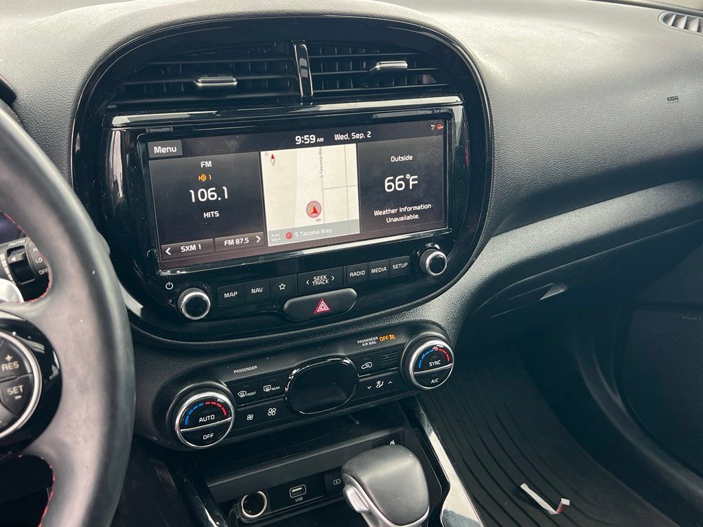 Used 2021 Kia Soul Turbo FWD image 17