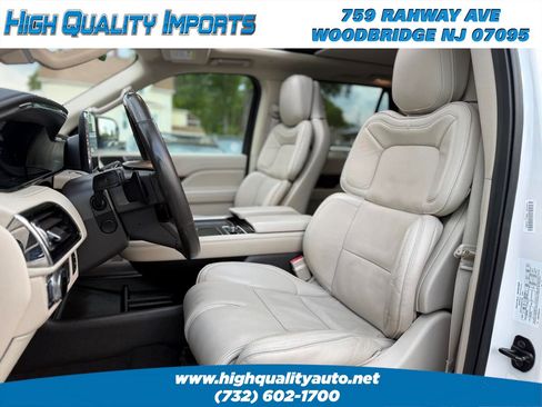 Used 2018 Lincoln Navigator Select w/ Technology Package AWD/4WD image 13