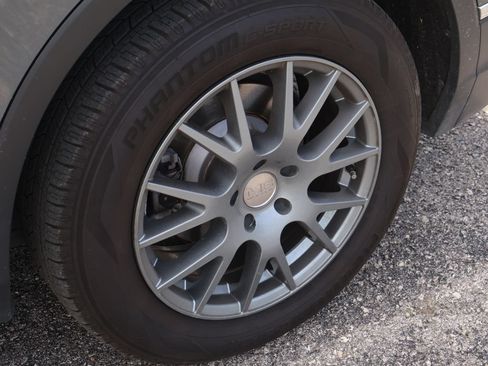 Used 2024 Volkswagen Tiguan S AWD/4WD image 41