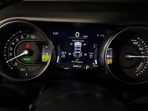 Used 2023 Jeep Wrangler Unlimited AWD/4WD image 15