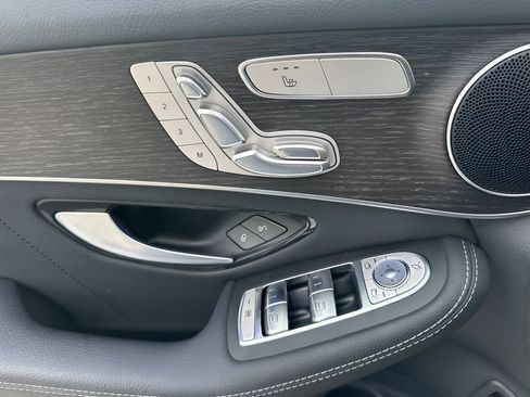 Used 2022 Mercedes-Benz GLC 300 4MATIC image 25