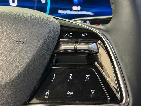 Certified 2024 Cadillac Lyriq Luxury RWD image 33