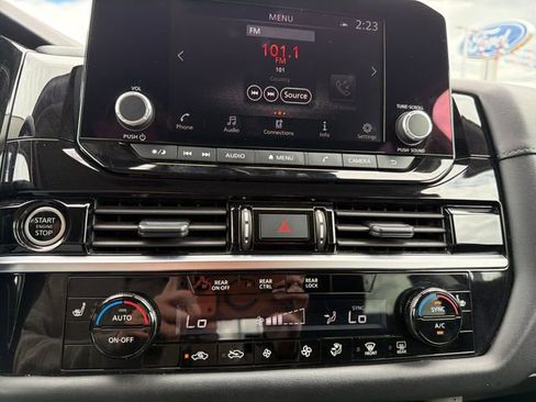 Used 2024 Nissan Pathfinder SV AWD/4WD image 21