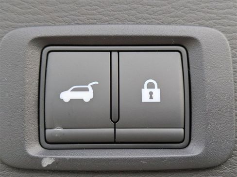 New 2026 Mitsubishi Outlander SE image 13