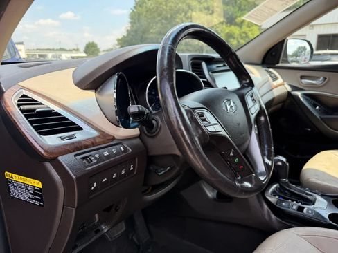 Used 2017 Hyundai Santa Fe Limited AWD/4WD image 17