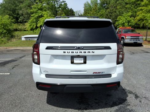 Certified 2023 Chevrolet Suburban RST w/ Luxury Package AWD/4WD image 6