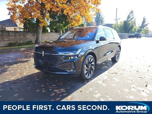 New 2026 Lincoln Nautilus Reserve image 1