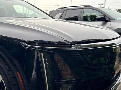 Used 2024 Cadillac Lyriq Sport AWD/4WD image 3