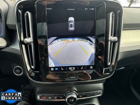 Used 2024 Volvo XC40 B5 Core image 24