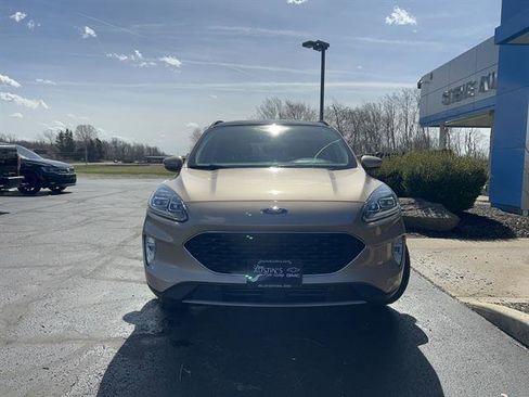 Used 2020 Ford Escape Titanium w/ Titanium Premium Package 2.0 image 2