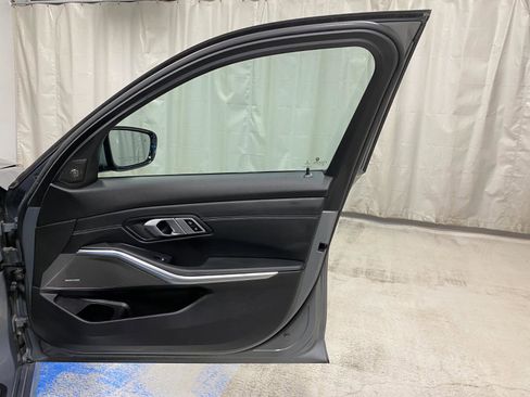 Used 2023 BMW 330i xDrive Sedan w/ Premium Package image 23