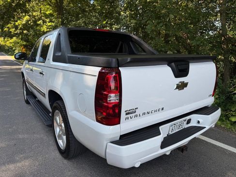 Used 2008 Chevrolet Avalanche LTZ w/ LTZ Preferred Equipment Group image 3