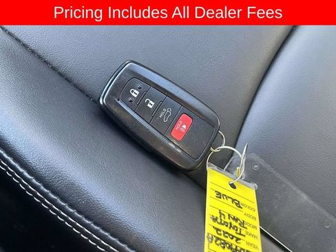 Used 2022 Toyota RAV4 XLE Premium AWD/4WD image 37