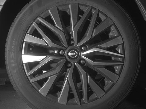Used 2025 Nissan Altima 2.5 SV FWD image 15