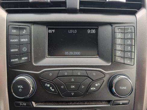 Used 2018 Ford Fusion SE FWD image 13