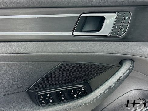 Used 2023 Porsche Panamera Platinum Edition image 14