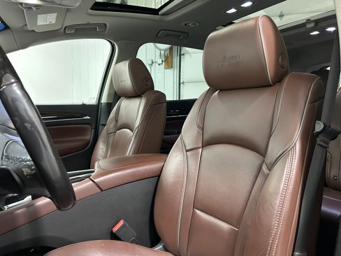 Used 2018 Buick Enclave Avenir w/ Avenir Technology Package AWD/4WD image 25