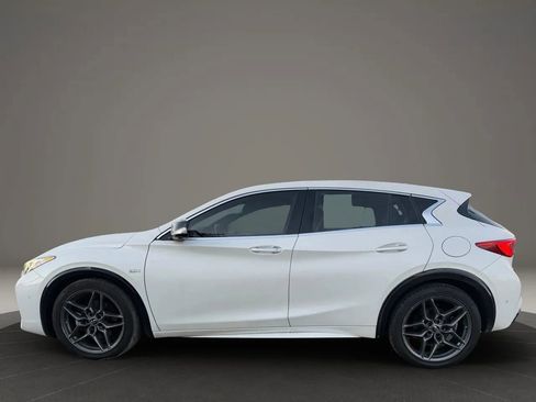 Used 2018 INFINITI QX30 Sport image 8