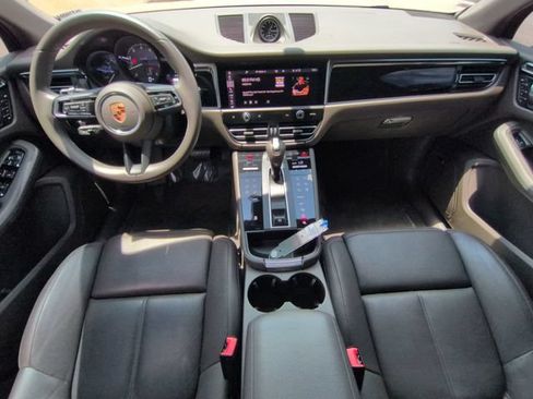Used 2024 Porsche Macan AWD/4WD image 16