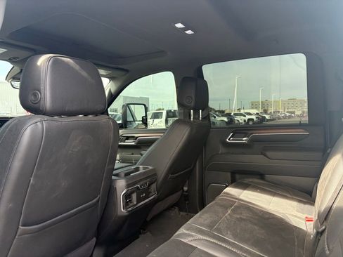 Used 2024 GMC Sierra 2500 Denali w/ Denali Reserve Package AWD/4WD image 8