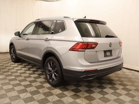 Used 2023 Volkswagen Tiguan SE image 3