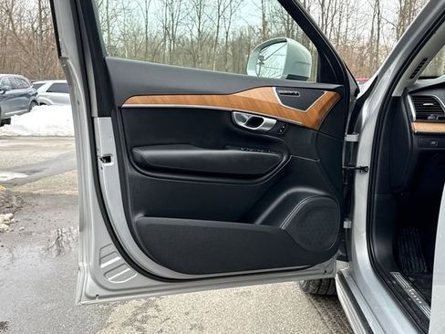 Certified 2024 Volvo XC90 B5 Plus w/ Protection Package Premier image 11