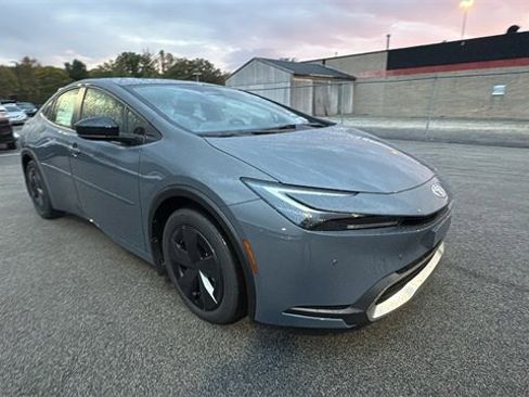 New 2026 Toyota Prius Plug-In Hybrid image 7