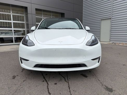 Used 2023 Tesla Model Y Performance image 2