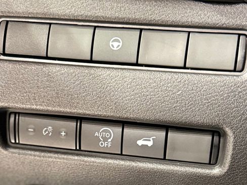 Used 2023 Nissan Rogue SV w/ SV Premium B Package image 61