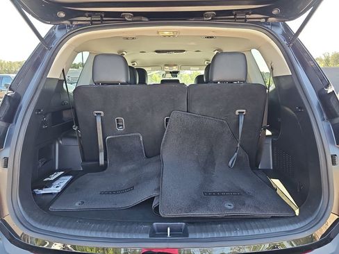 Used 2023 Kia Telluride LX AWD/4WD image 17