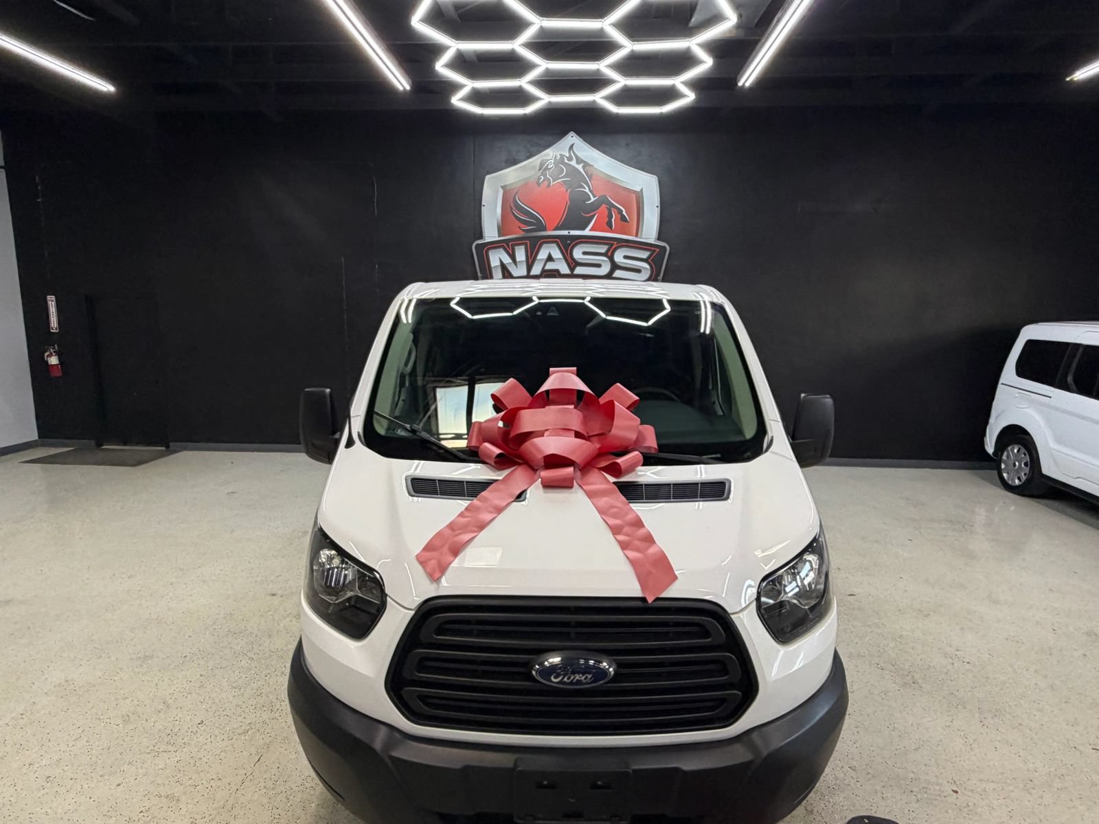 Used 2019 Ford Transit 150 XL RWD image 7