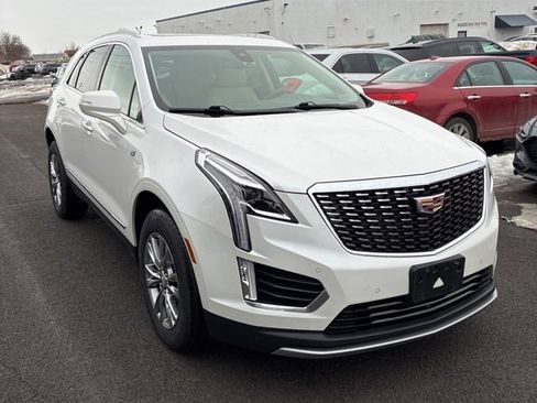 Used 2021 Cadillac XT5 Premium Luxury image 2