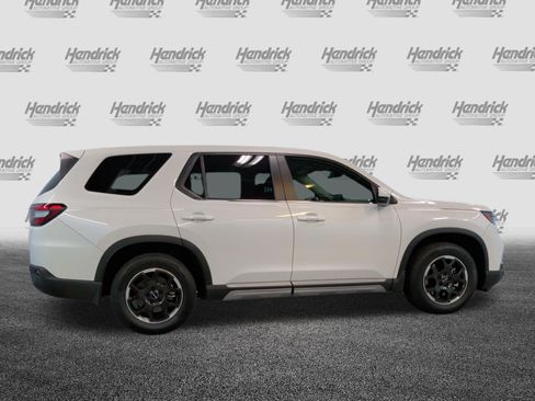 Used 2025 Honda Pilot EX-L image 12