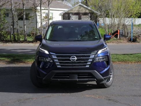Used 2026 Nissan Rogue SV AWD/4WD image 2