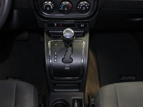 Used 2015 Jeep Compass Sport w/ Power Value Group AWD/4WD image 17